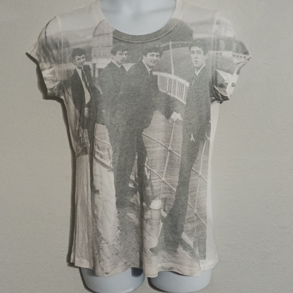 🎉$5 bundle item🎉Beatles short sleeve top